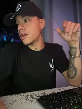 Osiiriis online show from February 19, 2025, 6:44 am