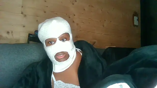 Snapshot of LabelleOnyx chatting on March 19, 2026, 8:31 pm LabelleOnyx online show from March 19, 2026, 8:31 pm