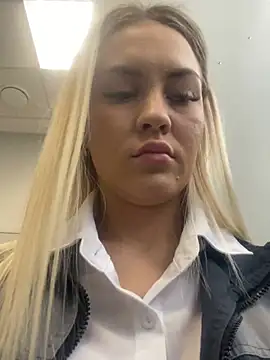 DreamGirl-777 online show from January 22, 2025, 7:25 am