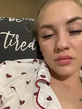 DreamGirl-777 online show from January 30, 2025, 1:42 pm