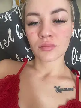 DreamGirl-777 online show from February 6, 2025, 7:35 am