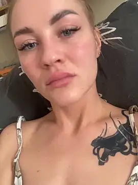 DreamGirl-777 online show from October 6, 2025, 8:26 am