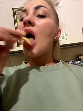 DreamGirl-777 online show from October 28, 2025, 1:10 pm