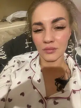 DreamGirl-777 online show from September 28, 2025, 7:54 pm