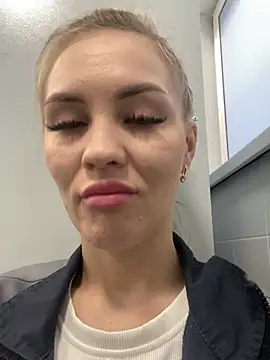 DreamGirl-777 online show from February 3, 2025, 4:35 am