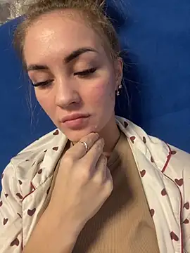 DreamGirl-777 online show from November 10, 2025, 8:52 am