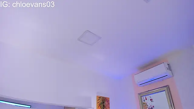 Chloe evans   online show from December 19, 2025, 11:34 am