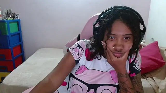 TiffanyRoouse online show from March 16, 2025, 12:01 am