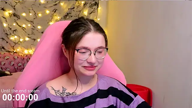 Snapshot of me__hanna chatting on January 21, 2025, 1:39 am me hanna online show from January 21, 2025, 1:39 am