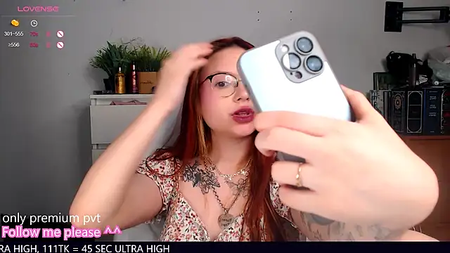 Snapshot of me__hanna chatting on October 6, 2025, 11:38 pm me hanna online show from October 6, 2025, 11:38 pm