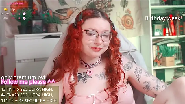 Snapshot of me__hanna chatting on February 26, 2026, 3:50 am me hanna online show from February 26, 2026, 3:50 am