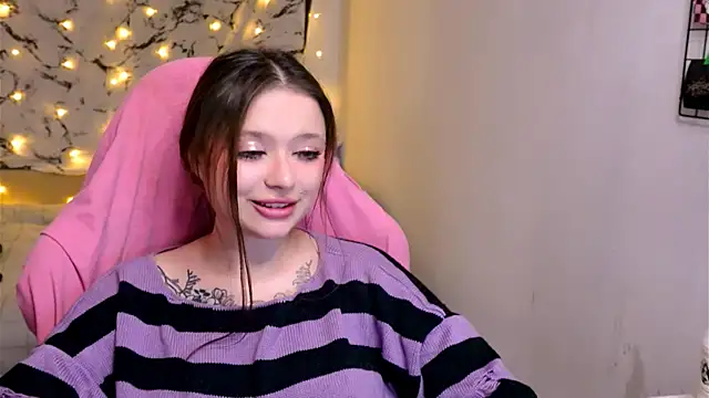 Snapshot of me__hanna chatting on February 12, 2025, 11:30 pm me hanna online show from February 12, 2025, 11:30 pm