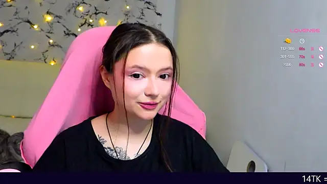 Snapshot of me__hanna chatting on March 8, 2025, 12:00 am me hanna online show from March 8, 2025, 12:00 am