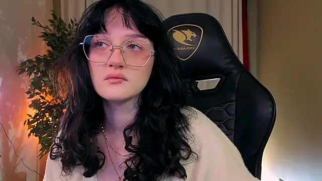 ELLIEJAY online show from September 25, 2025, 8:15 pm