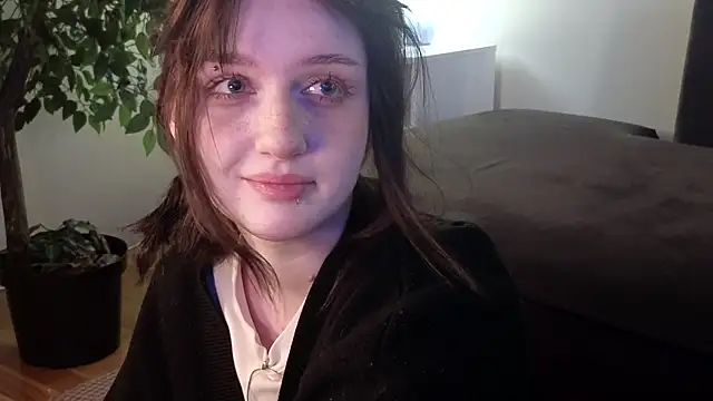 ELLIEJAY online show from October 18, 2025, 5:20 am