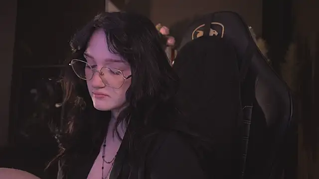 ELLIEJAY online show from September 28, 2025, 8:27 pm