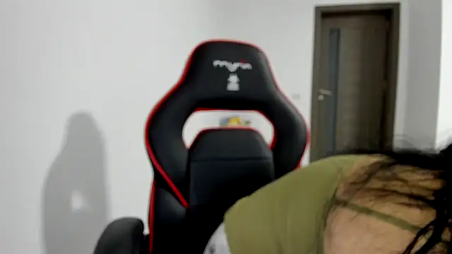 amiraisa11 online show from February 20, 2026, 3:14 am