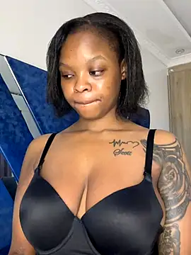 SexxyLunar online show from November 18, 2025, 9:40 pm