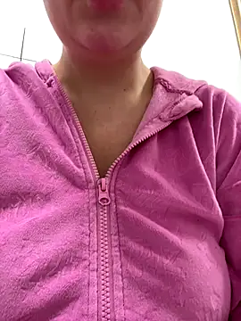 magical mia online show from December 5, 2025, 9:52 am