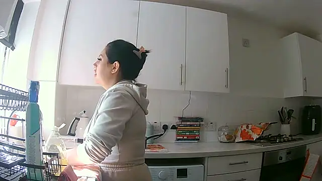 Snapshot of magical_mia chatting on September 24, 2025, 1:06 pm magical mia online show from September 24, 2025, 1:06 pm