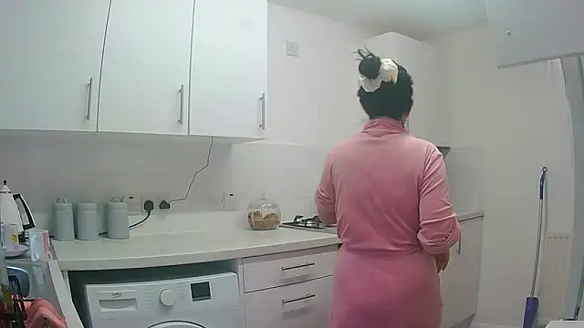 Snapshot of magical_mia chatting on November 12, 2025, 8:51 am magical mia online show from November 12, 2025, 8:51 am