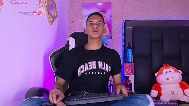 dilan alfonzo online show from April 5, 2026, 3:57 am