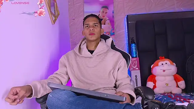 dilan alfonzo online show from April 2, 2026, 3:46 am