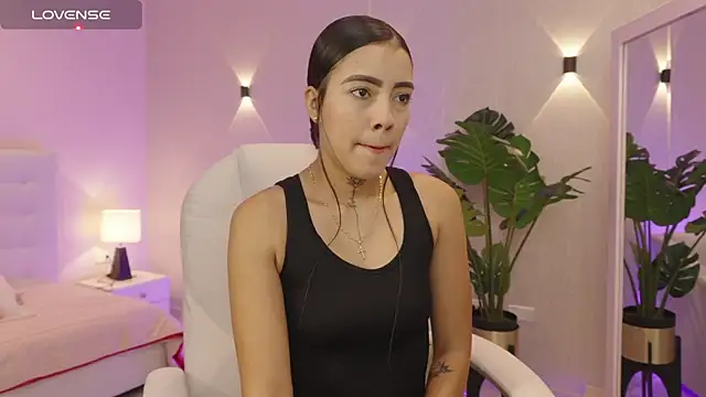 miagomezweb1 online show from October 11, 2025, 1:34 pm