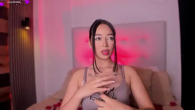 Snapshot of AnthonellaSweet chatting on February 14, 2026, 5:18 am AnthonellaSweet online show from February 14, 2026, 5:18 am