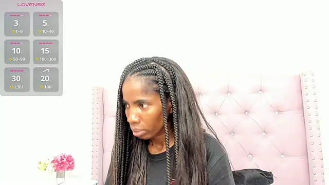 MonicaSchwartz online show from October 3, 2025, 7:26 pm