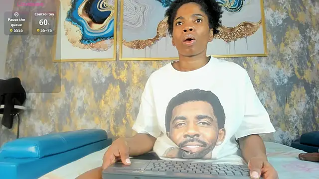 MonicaSchwartz online show from November 20, 2025, 7:58 pm