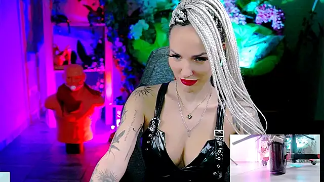 MonicaMaxwel online show from December 14, 2025, 10:43 am