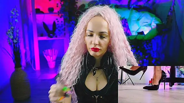 MonicaMaxwel online show from March 22, 2025, 11:42 am