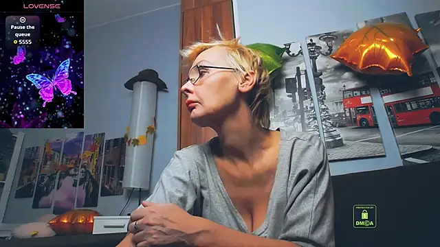 Snapshot of HelgaHimmell chatting on November 20, 2025, 10:49 am HelgaHimmell online show from November 20, 2025, 10:49 am