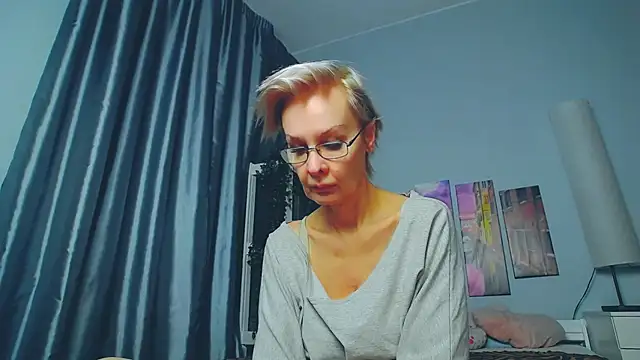 Snapshot of HelgaHimmell chatting on March 15, 2025, 10:00 pm HelgaHimmell online show from March 15, 2025, 10:00 pm