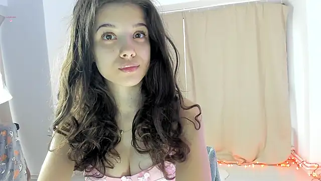 BabyAylin online show from November 5, 2025, 6:05 am