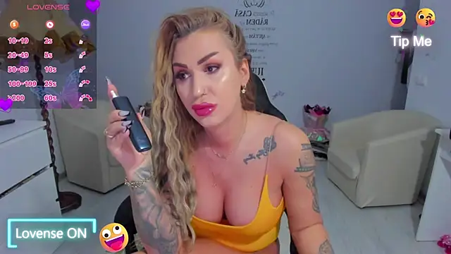 GlossyDiamondX online show from March 25, 2026, 4:23 am