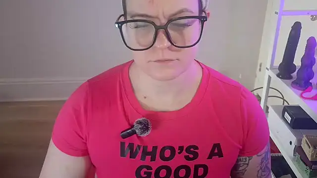 Snapshot of quinnmariexo chatting on February 16, 2026, 5:22 pm quinnmariexo online show from February 16, 2026, 5:22 pm