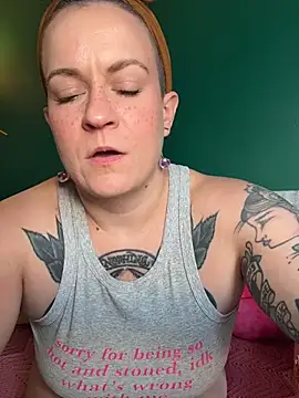 quinnmariexo online show from March 29, 2026, 9:27 pm