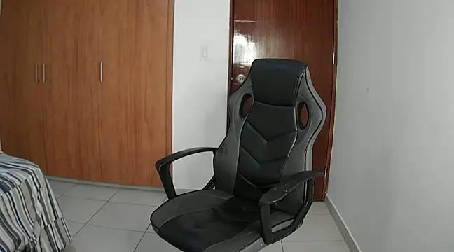 modexusparty1 online show from January 4, 2025, 1:53 pm