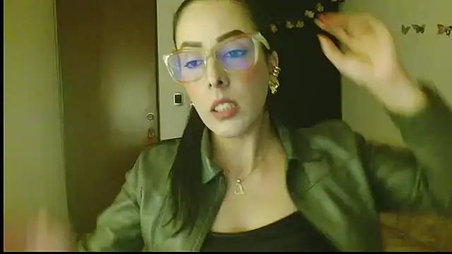 Snapshot of ella_peck chatting on April 21, 2026, 3:57 am ella peck online show from April 21, 2026, 3:57 am