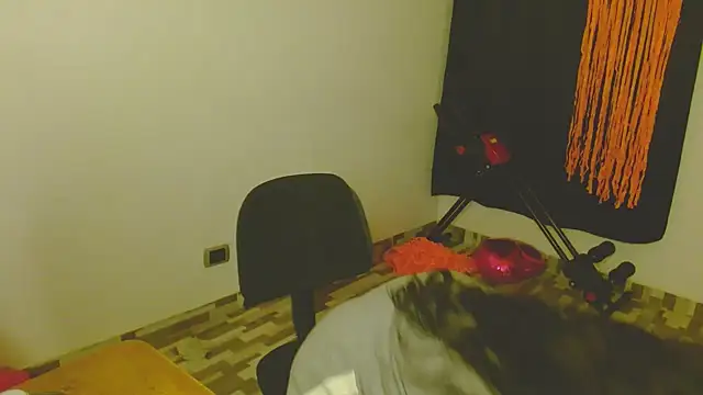 ella peck online show from October 30, 2025, 6:01 am