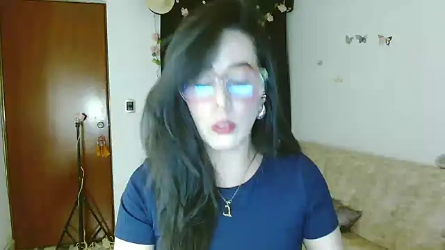 Snapshot of ella_peck chatting on April 13, 2026, 3:32 am ella peck online show from April 13, 2026, 3:32 am