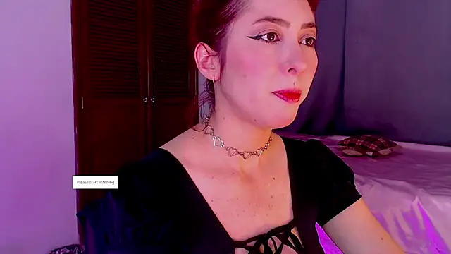 lanaturner  online show from November 10, 2025, 10:15 pm