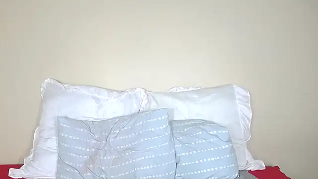 yummydoll97 online show from January 16, 2025, 9:19 pm