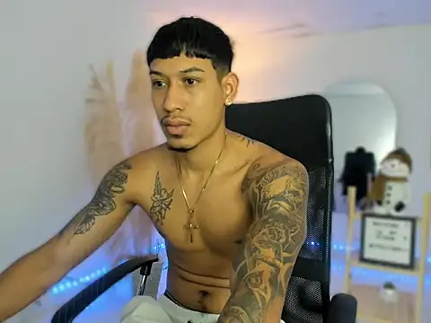 slim master12 online show from December 3, 2025, 11:25 pm