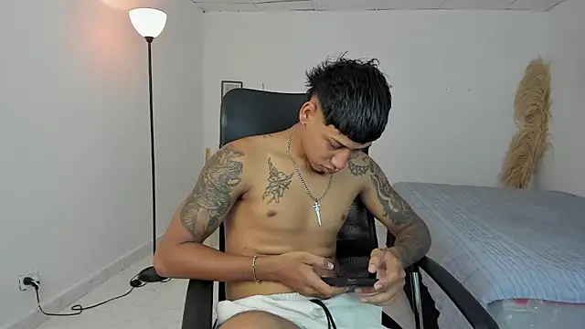 slim master12 online show from March 17, 2026, 9:07 pm