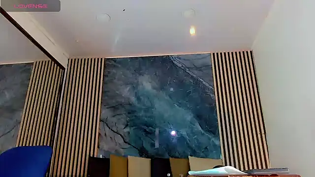 PriscilaRainbow online show from September 12, 2025, 8:41 pm