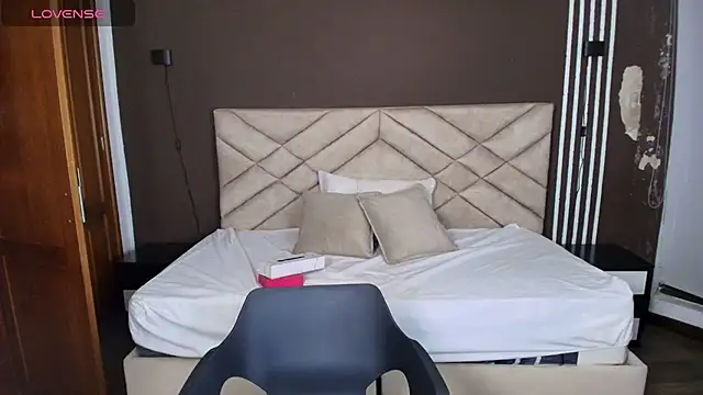 Raquel jones online show from December 3, 2025, 11:53 am