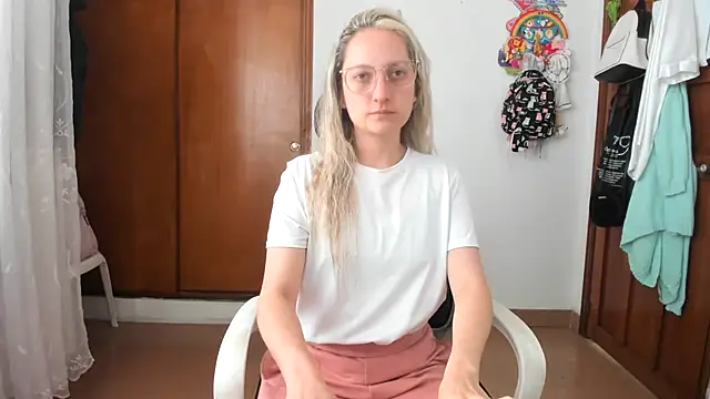 Adele johnsonn1 online show from November 10, 2025, 3:17 pm